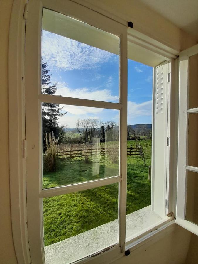 Gite Cottage Chaleureux En Pleine Campagne Vue Sur Les Monts Et Forets Et Le Chateau De Carrouges Екстериор снимка