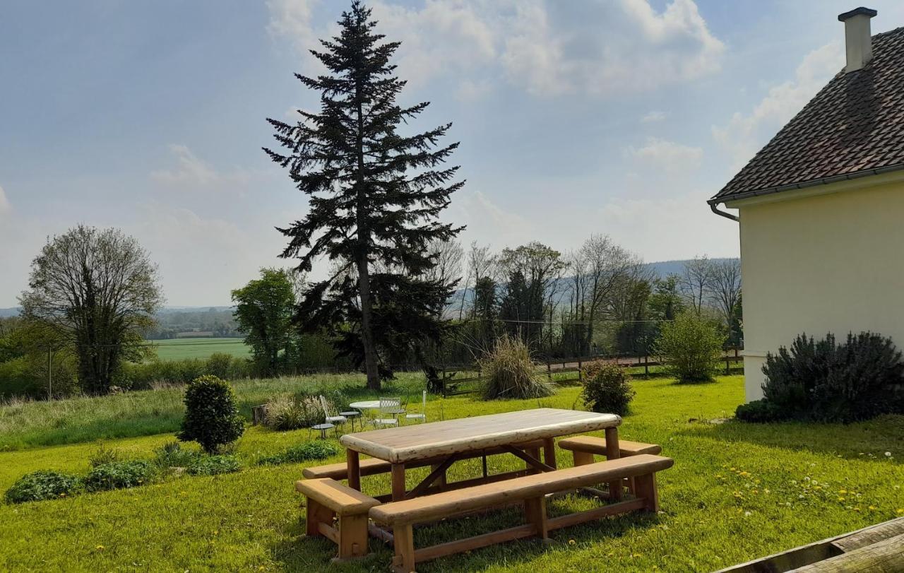 Gite Cottage Chaleureux En Pleine Campagne Vue Sur Les Monts Et Forets Et Le Chateau De Carrouges Екстериор снимка